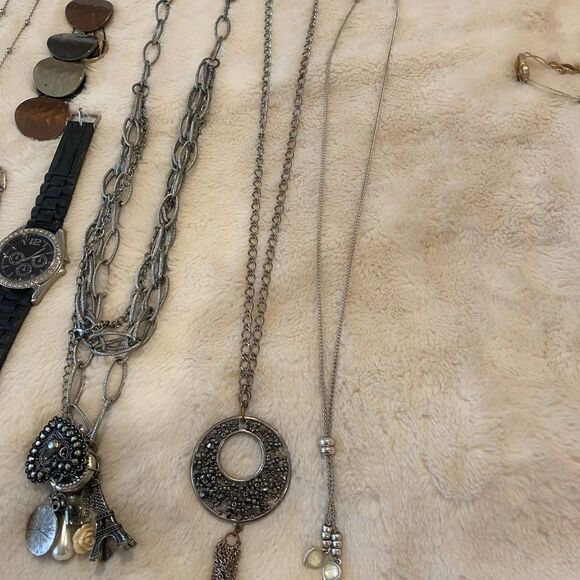 Silver and Gold Vintage Necklaces Collection with Charms and Beaded Elements - Picture 6 of 7